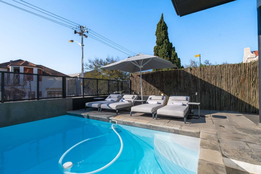 7 Bedroom Property for Sale in Oranjezicht Western Cape